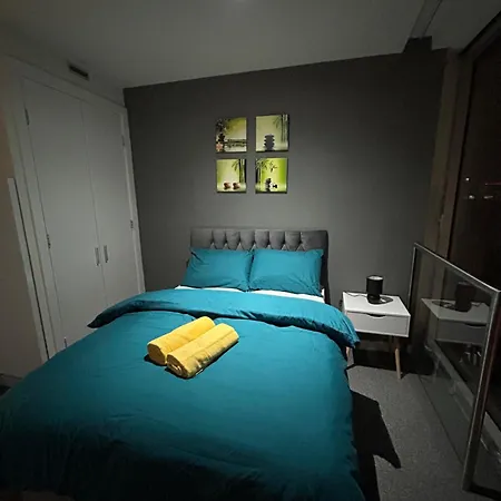 Centre, 2-bedroom Apartment, 5 Min Walk From New Street Train Station *